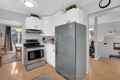 311 Whitehead Crescent, Caledon, ON - Indoor Photo Showing Kitchen