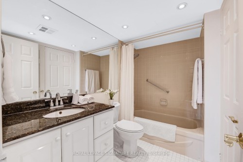 2110-131 Beecroft Road, Toronto, ON - Indoor Photo Showing Bathroom
