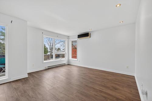 Living room - 8-4148 Mtée St-Hubert, Longueuil (Saint-Hubert), QC - Indoor