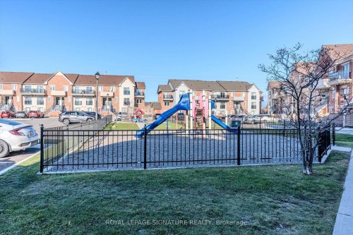 12-4620 Guildwood Way, Mississauga, ON - Outdoor