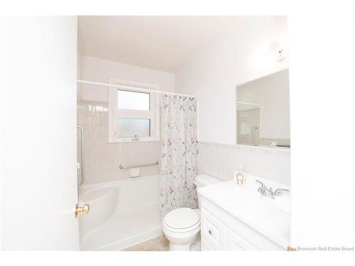 48 Coronation Dr, Moncton, NB 