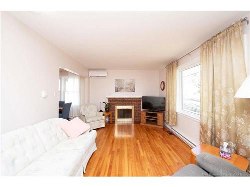 48 Coronation Dr, Moncton, NB 