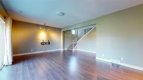 1631 Mt. Pyramid Crescent, Cranbrook, BC - Indoor Photo Showing Other Room