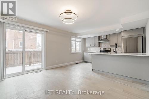 #2 - 383 Brant Street, Ottawa, ON - Indoor Photo Showing Kitchen