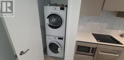 319 - 55 Mercer Street, Toronto, ON - Indoor Photo Showing Laundry Room