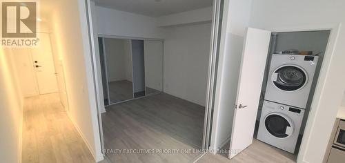319 - 55 Mercer Street, Toronto, ON - Indoor Photo Showing Laundry Room