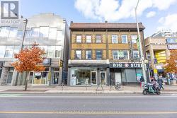 390 BLOOR STREET W  Toronto, ON M5S 1X4