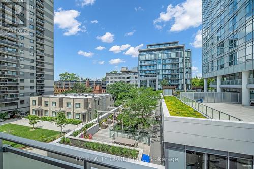 302 - 238 Davenport Road, Toronto, ON - Outdoor