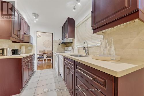 187 Birkdale Road, Toronto, ON - Indoor Photo Showing Kitchen