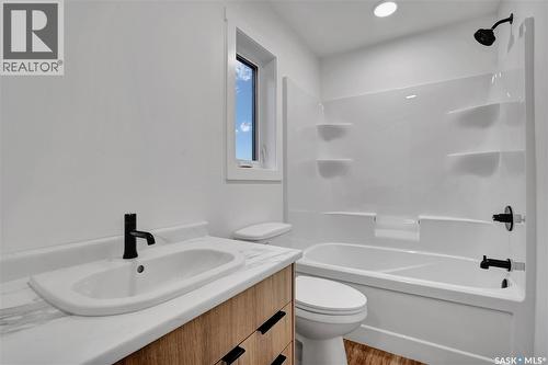105 Emma Crescent, Martensville, SK - Indoor Photo Showing Bathroom
