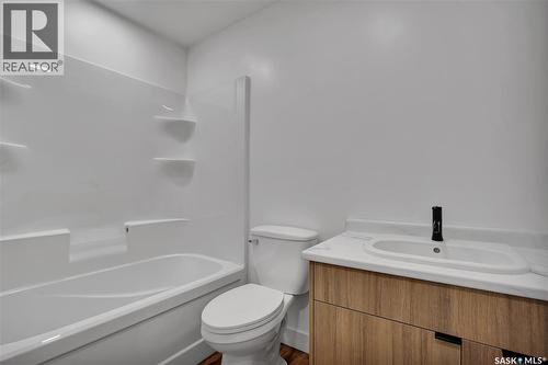105 Emma Crescent, Martensville, SK - Indoor Photo Showing Bathroom