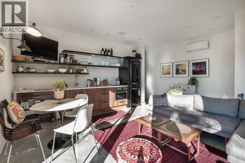 503 Wilson Mountain Road, Oliver, BC - Indoor Photo Showing Living Room