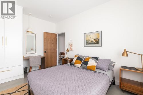 503 Wilson Mountain Road, Oliver, BC - Indoor Photo Showing Bedroom