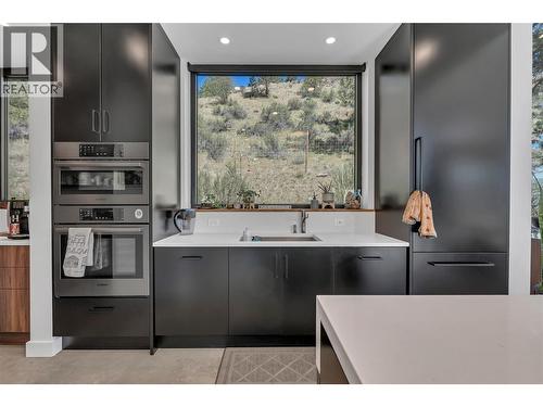 503 Wilson Mountain Road, Oliver, BC - Indoor Photo Showing Kitchen With Upgraded Kitchen