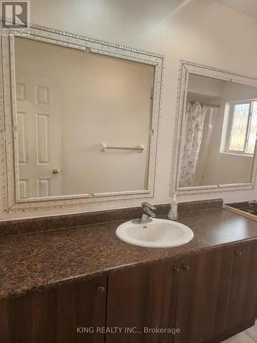 12 Travis Crescent, Brampton, ON - Indoor Photo Showing Bathroom
