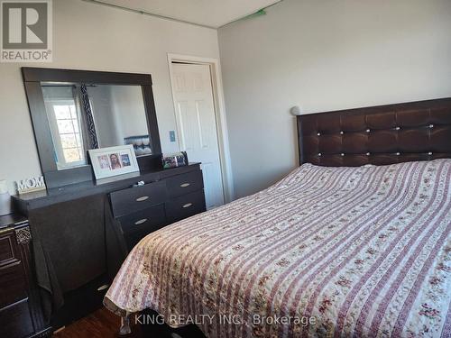 12 Travis Crescent, Brampton, ON - Indoor Photo Showing Bedroom