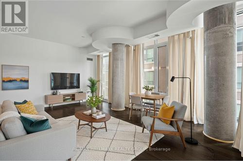 406 - 238 Besserer Street, Ottawa, ON - Indoor Photo Showing Living Room