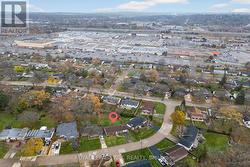 Private quiet street  yet close to Qew access - 