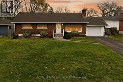 25 ELM RIDGE DRIVE St. Catharines (Glendale/Glenridge), ON L2T 2A7
