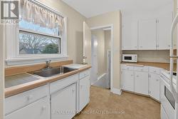 Great set up to watch kids play in yard - 