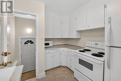 Seperate entrance from the garage - 