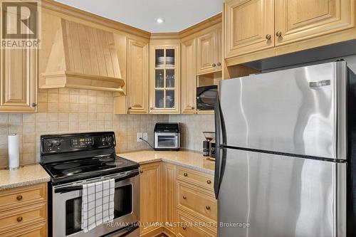 #1 - 929 Wentworth Street, Peterborough (Otonabee Ward 1), ON - Indoor Photo Showing Kitchen