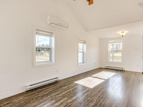 18 School Street, Hantsport, NS 