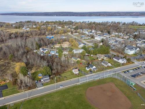 18 School Street, Hantsport, NS 