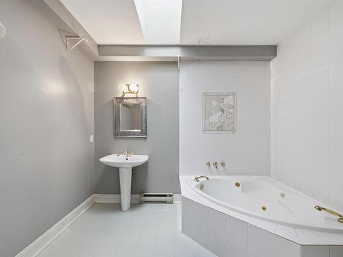 5 1049 South Park Street, Halifax, NS 