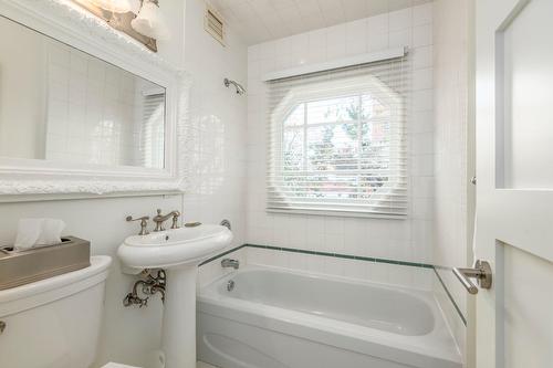 Salle de bains - 9 Av. Rosemount, Westmount, QC - Indoor Photo Showing Bathroom