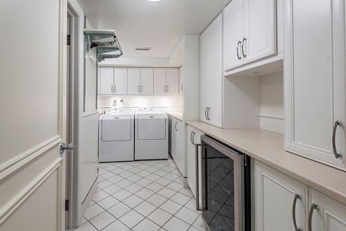 Salle de lavage - 9 Av. Rosemount, Westmount, QC - Indoor Photo Showing Laundry Room