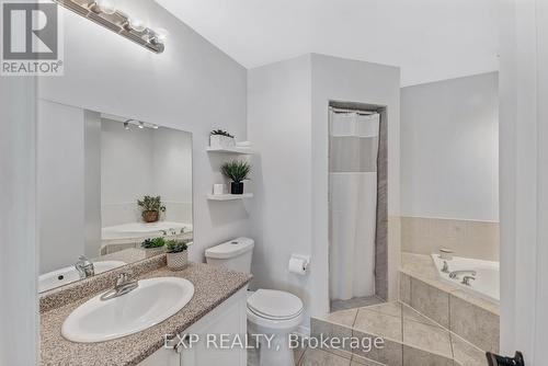 168 Wainscot Avenue, Newmarket, ON - Indoor Photo Showing Bathroom