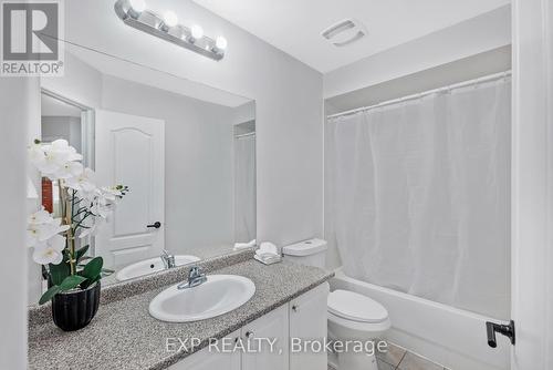 168 Wainscot Avenue, Newmarket, ON - Indoor Photo Showing Bathroom