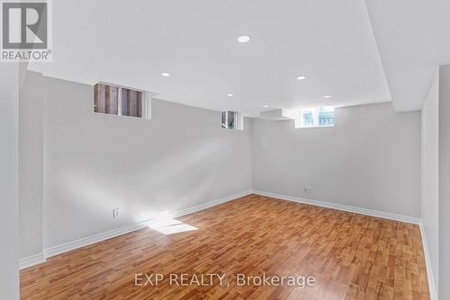 168 Wainscot Avenue, Newmarket, ON - Indoor