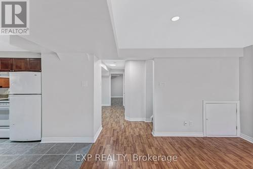 168 Wainscot Avenue, Newmarket, ON - Indoor