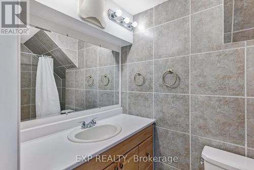 168 Wainscot Avenue, Newmarket, ON - Indoor Photo Showing Bathroom