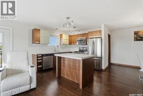 302 120 Phelps Way, Saskatoon, SK - Indoor Photo Showing Kitchen