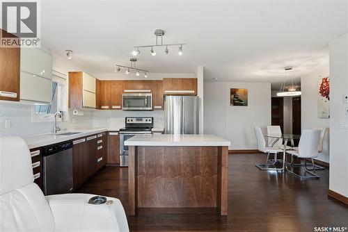 302 120 Phelps Way, Saskatoon, SK - Indoor Photo Showing Kitchen
