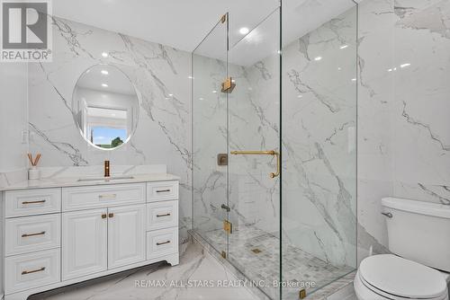 22429 Kennedy Road, East Gwillimbury, ON - Indoor Photo Showing Bathroom