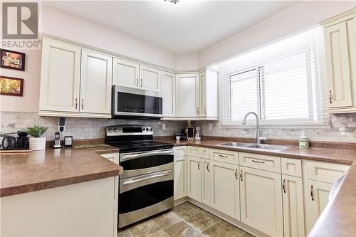 910 Mountview Crescent, Sudbury, ON - Indoor Photo Showing Kitchen With Double Sink