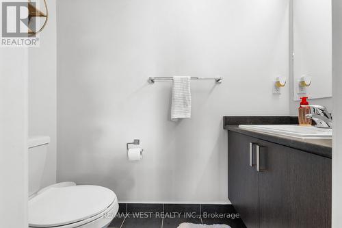 1062 Douglas Mccurdy Common, Mississauga, ON - Indoor Photo Showing Bathroom