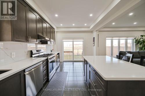 160 Cittadella Boulevard, Hamilton, ON - Indoor Photo Showing Kitchen With Upgraded Kitchen