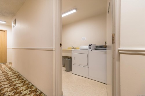 501-1745 Leighton Rd, Victoria, BC - Indoor Photo Showing Laundry Room