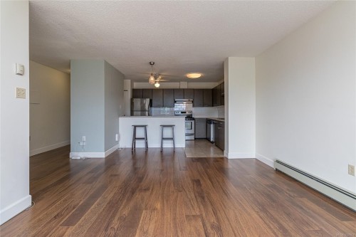 501-1745 Leighton Rd, Victoria, BC - Indoor Photo Showing Kitchen