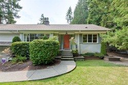 2587 MacDonald Dr WEST Saanich, BC V8N 1X7