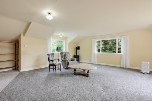 2587 Macdonald Dr West, Saanich, BC 