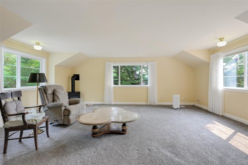 2587 Macdonald Dr West, Saanich, BC 