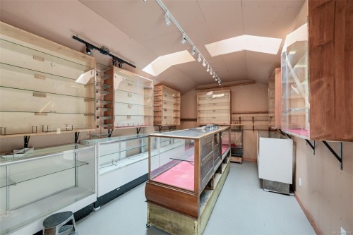 2587 Macdonald Dr West, Saanich, BC 