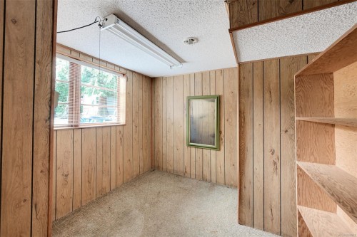 2587 Macdonald Dr West, Saanich, BC 