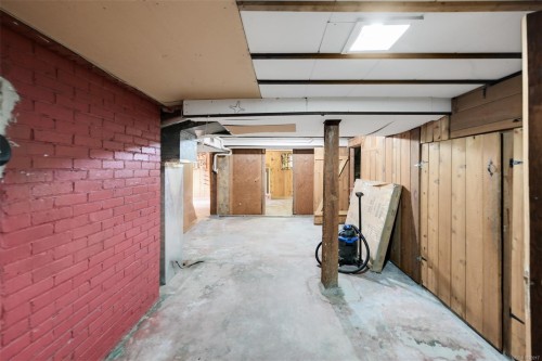 2587 Macdonald Dr West, Saanich, BC 